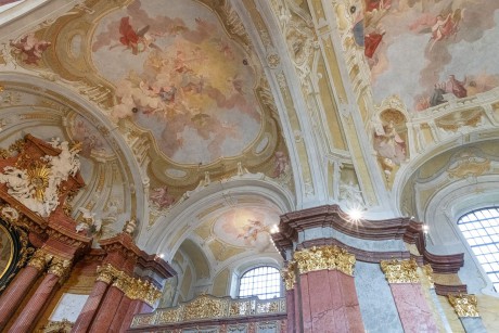 Toronyiránt! – ismerjük meg egy szombati sétán a Szent István-székesegyházat